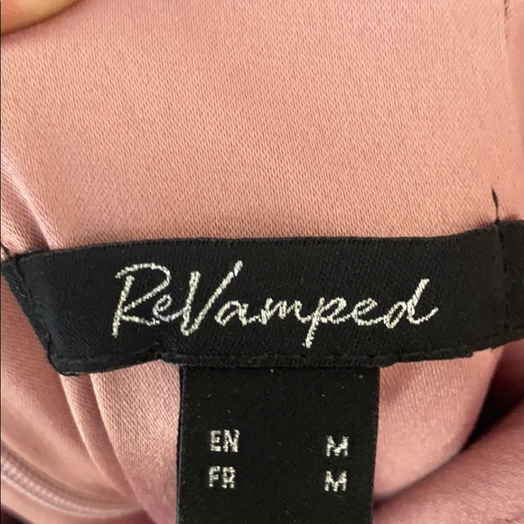 Rose coloured satin dress. Ladies size Medium. - Picture 3 of 3